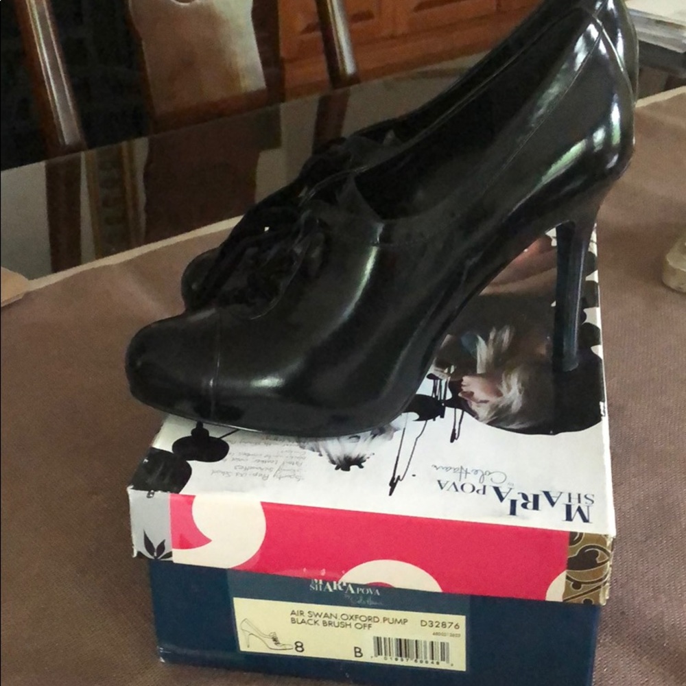 Cole Haan air swan. oxford pump